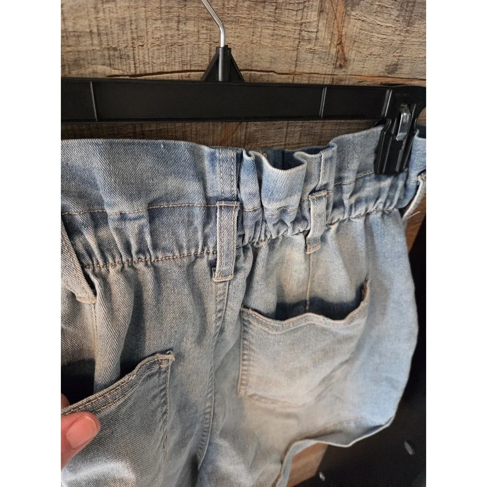 Y2K Inspired No Boundries Short Size 3/5